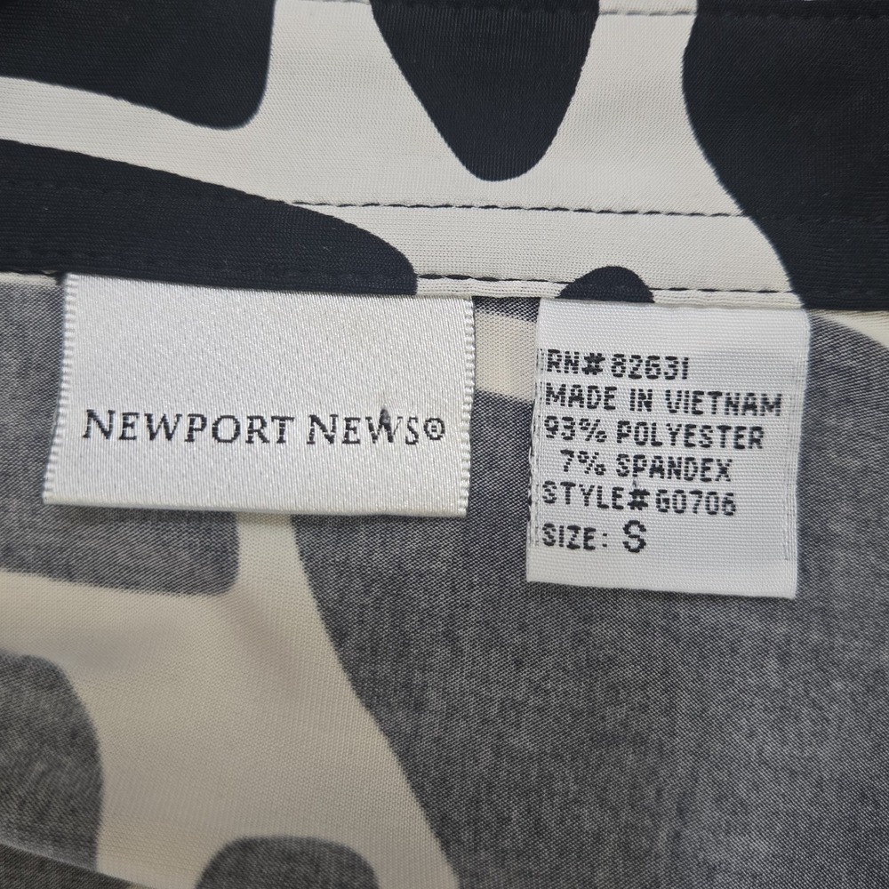 Newport News Giraffe Print Blouse Women's Small Black White Button Front Shirt - Picture 16 of 16